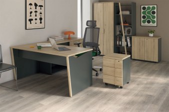 Bureau ITALIC avec Retour sur Crédence, France